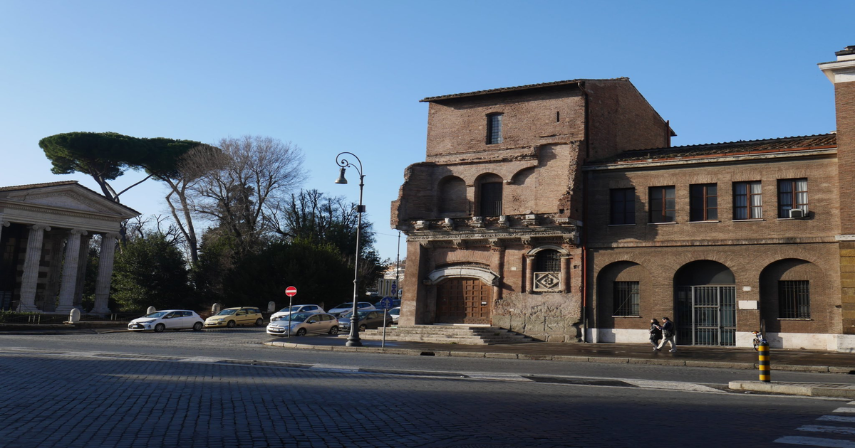 Prima residenza medievale poi stalla, nel cuore di Roma