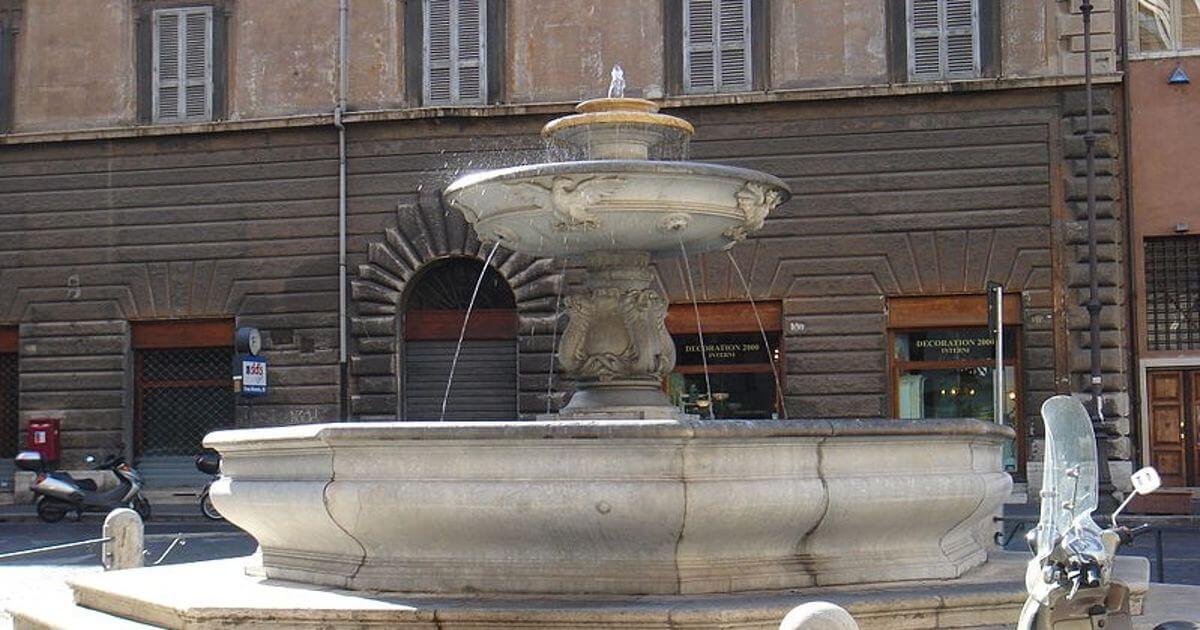 La fontana del trullo, da piazza del Popolo a Nicosia, dal Rinascimento al suo rifacimento