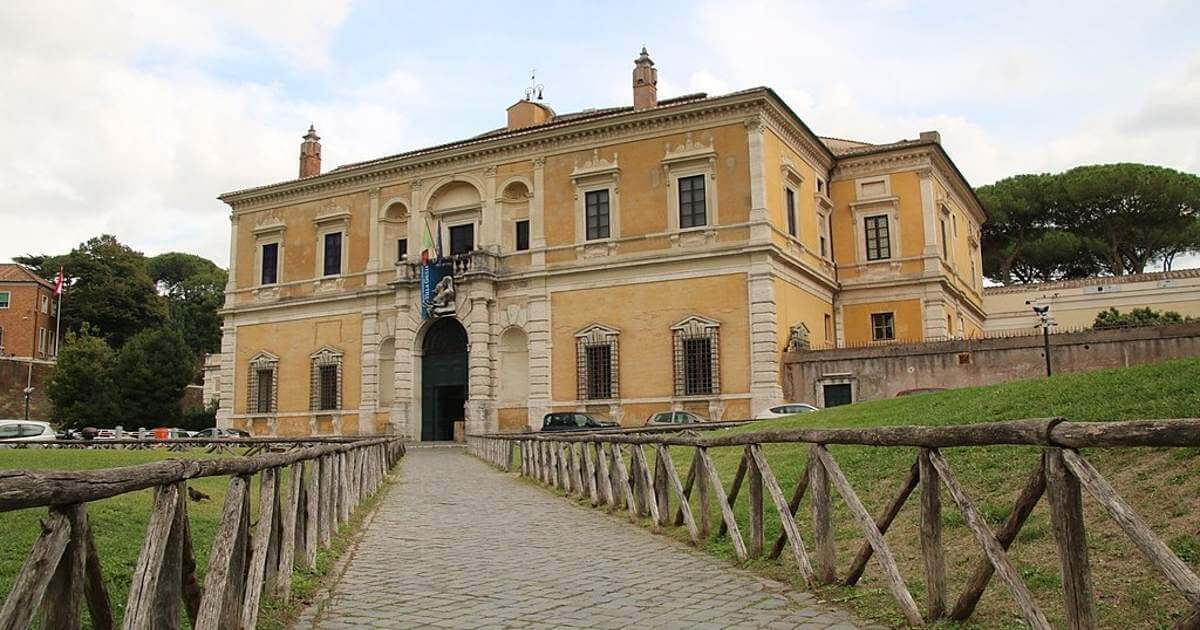 Roma al tram, alla scoperta di Museo Villa Giulia e del suo tesoro etrusco