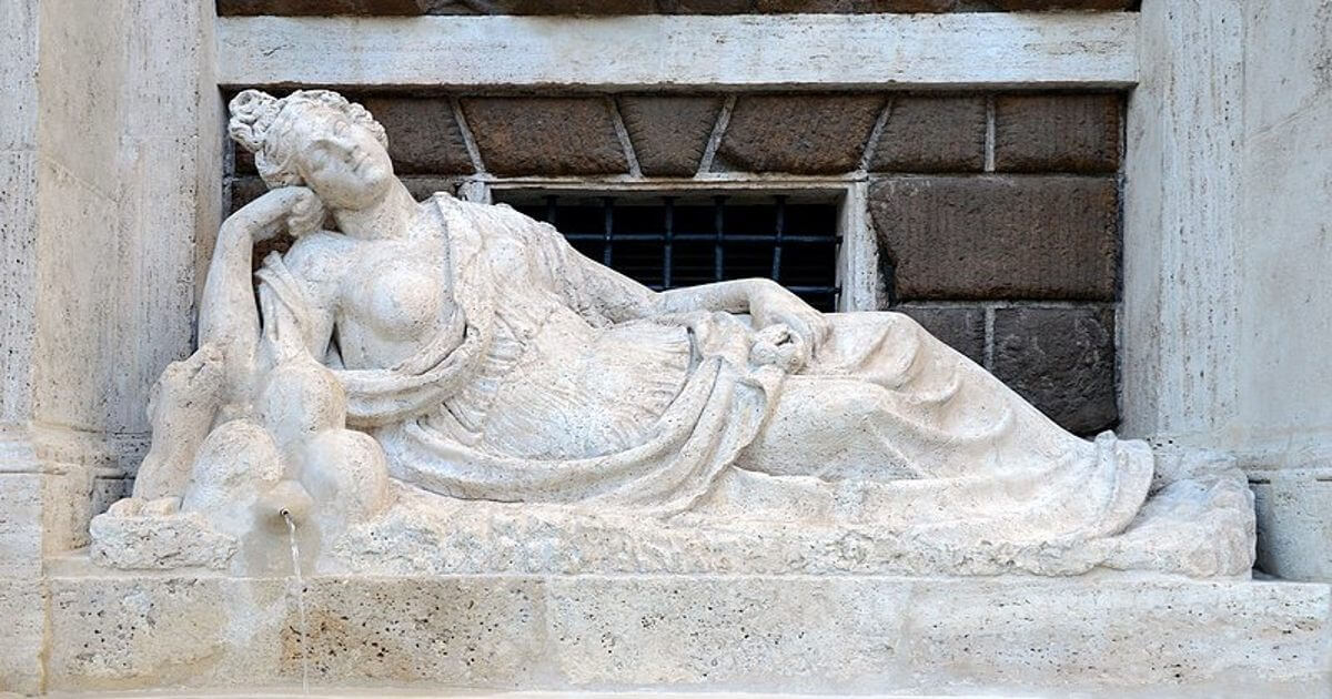 La Fontana di Diana, simbolo di fedeltà, realizzata sotto papa Sisto V