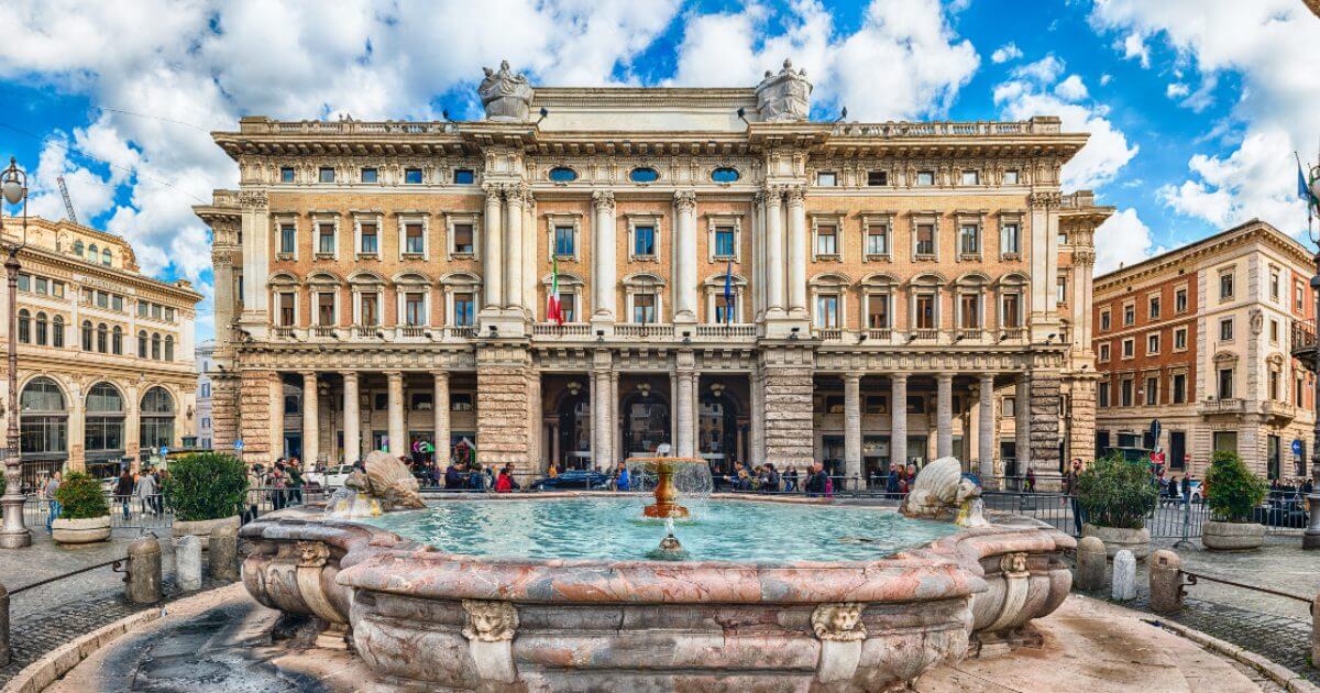 La fontana di Piazza Colonna, un inosservato capolavoro dell'architettura
